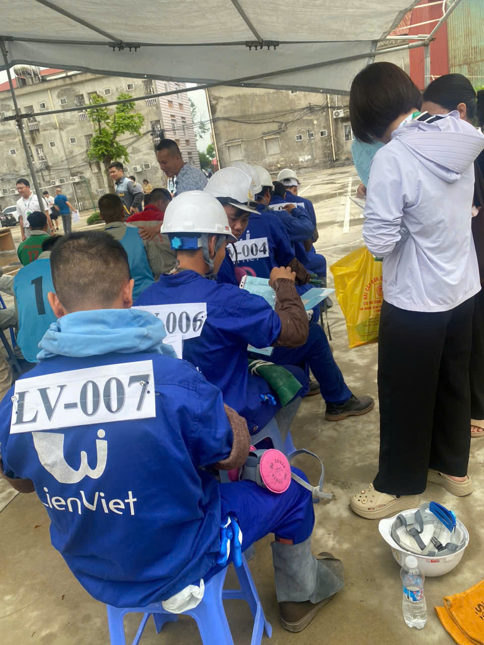 THI 7 ĐỖ 7- CHÚC MỪNG 7 THANH NIÊN ĐÃ VƯỢT QUA KỲ THI TAY NGHỀ CỦA HIỆP HỘI KOSHIPA.